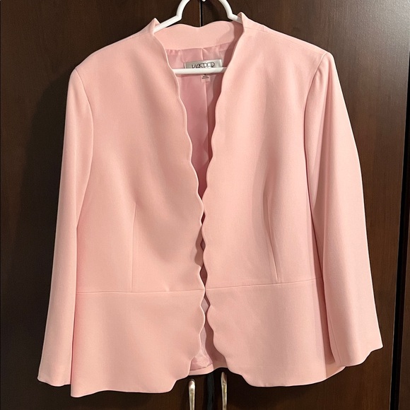 Kasper Light Pink Scalloped Blazer - Picture 1 of 3